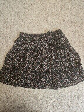 Sienna Sky Tiered Flowy Skirt - Black/Red/Green, size Medium